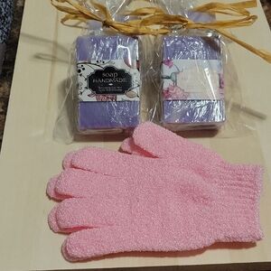 Exfoliating Glove with Lavender Lemongrass Soap Set